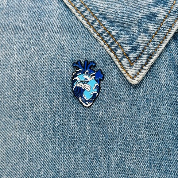 Other Jewelry - 💙Enamel Pin Sea Wave Anatomical Heart Art Metal Ocean Waves Marine Brooch Blue